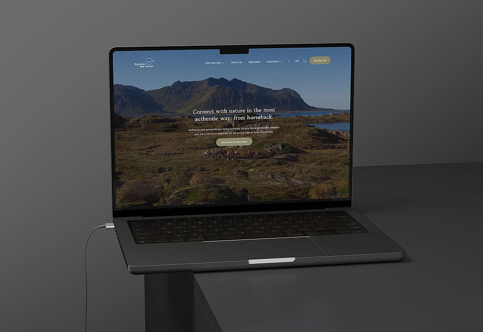 Screenshots van (details van) de website die Outside the Corral liet maken door Heave Webdesign Antwerpen